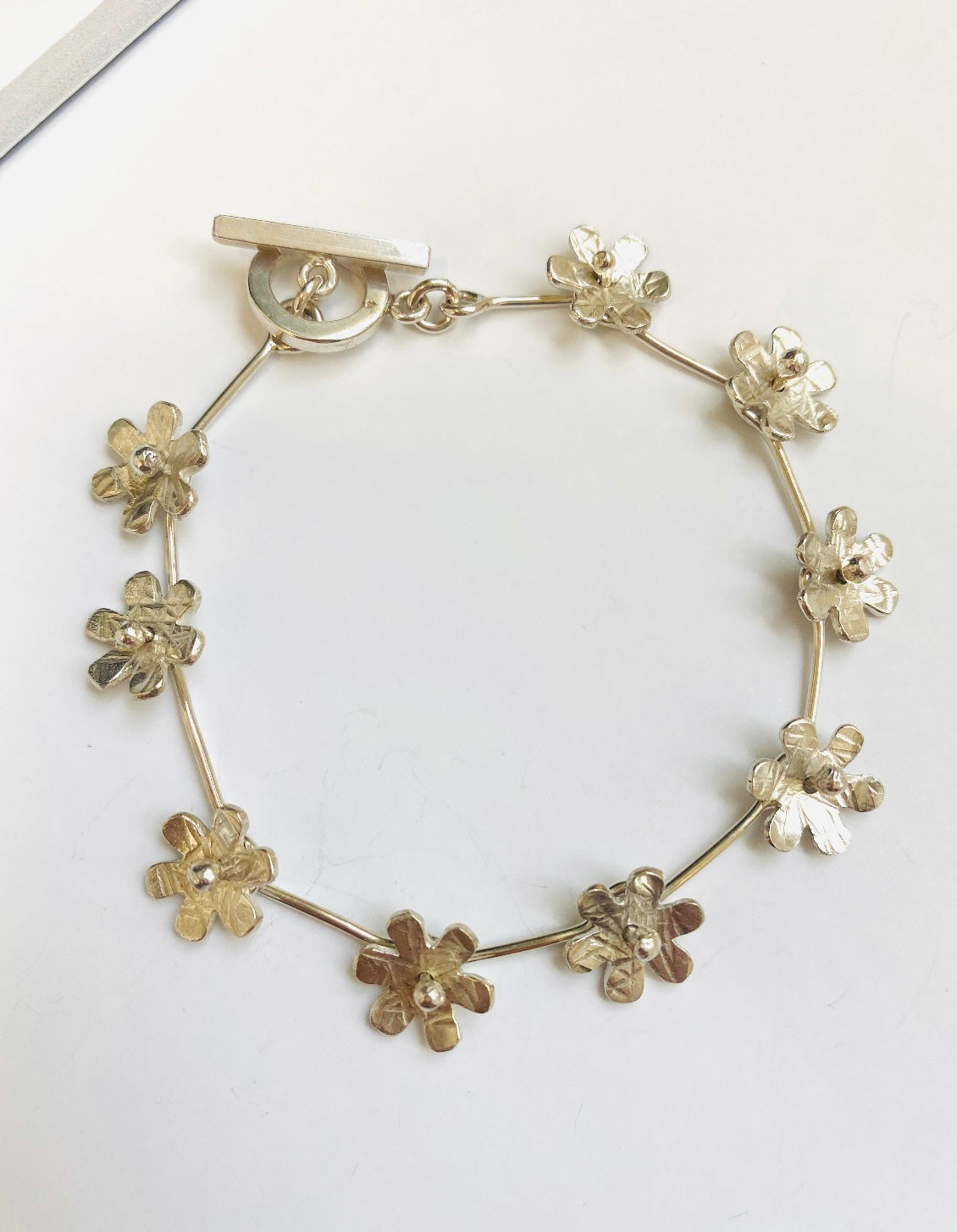 Daisy Chain bracelet