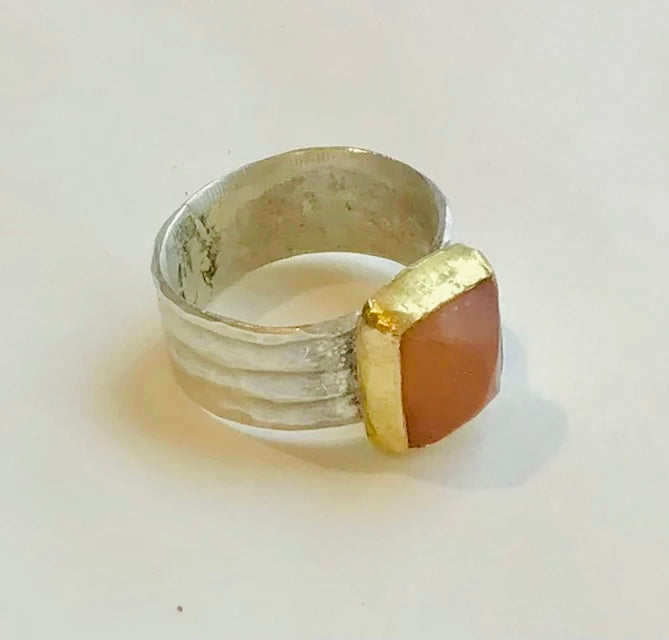 Carnelian & Gold Ring