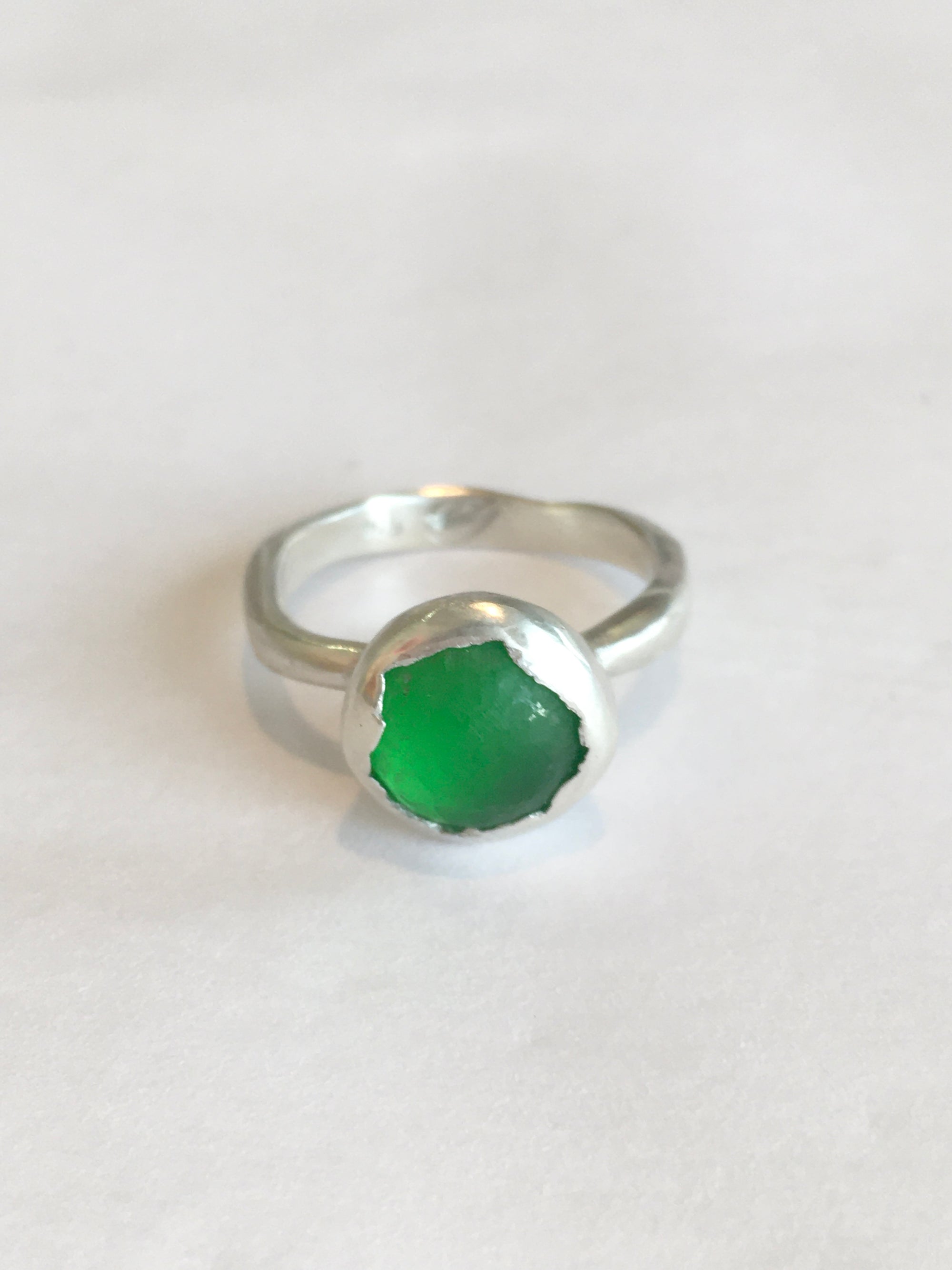 “Button” ring sterling silver and Emerald Green Resin